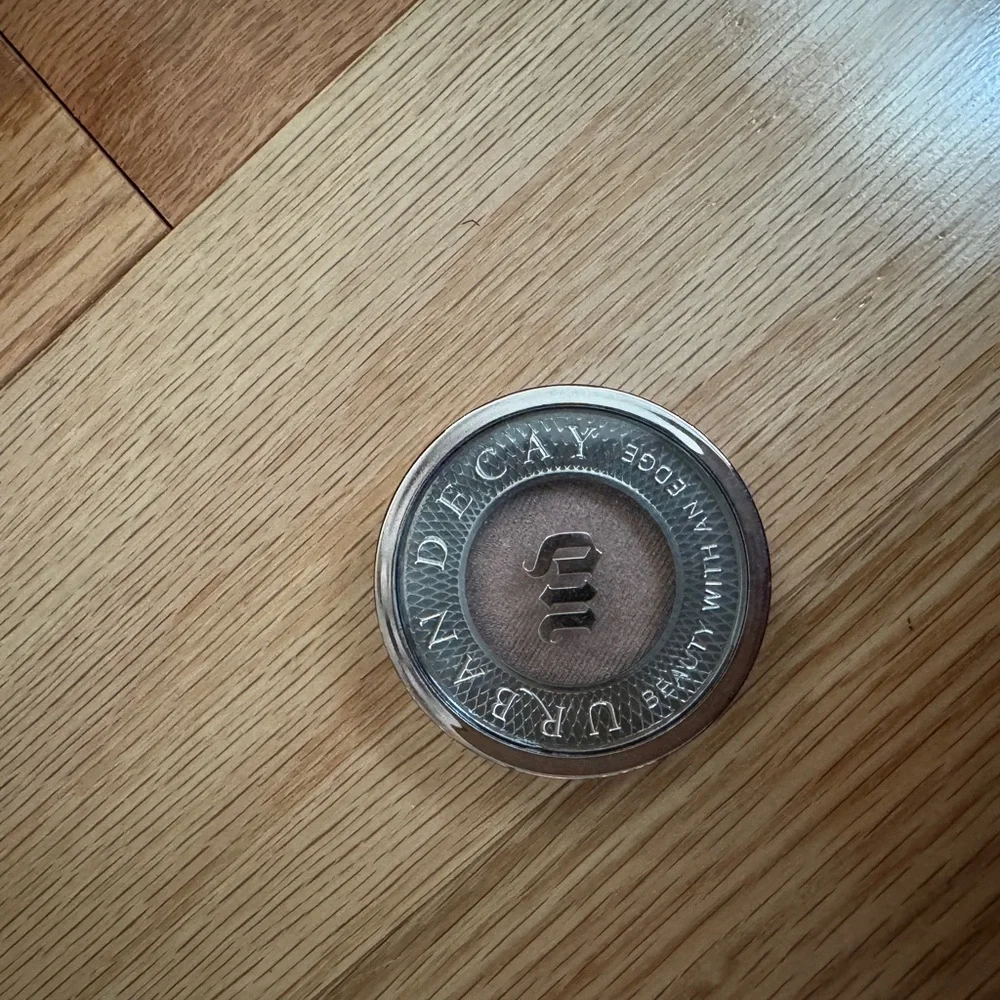 Urban Decay Eyeshadow - Toasted - Picture 2 of 4